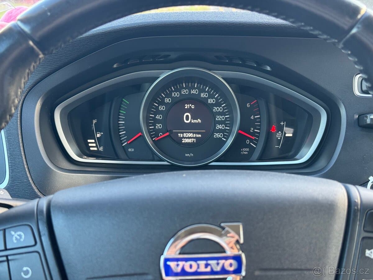 Volvo V40 - 8
