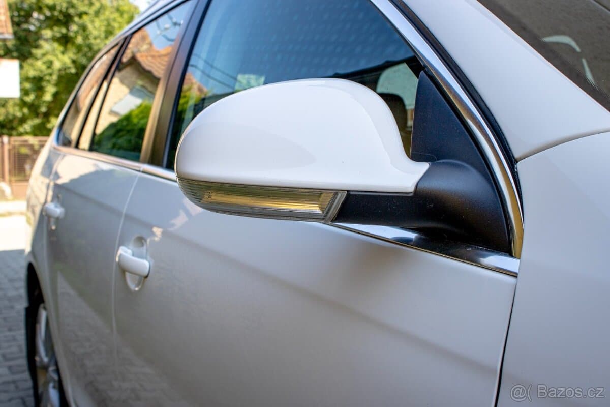 2010 Volkswagen GOLF - 8