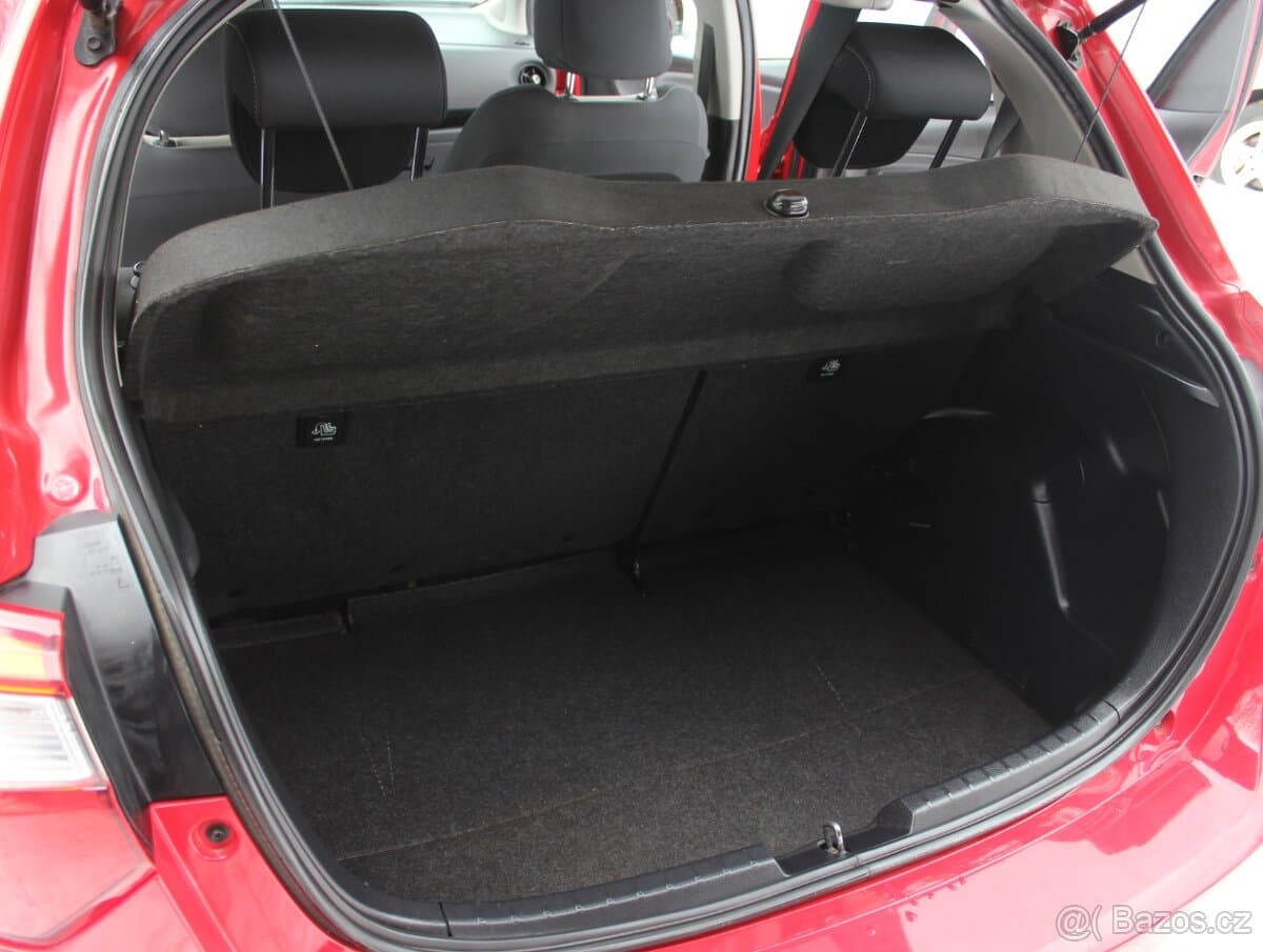 2018 Toyota YARIS - 8