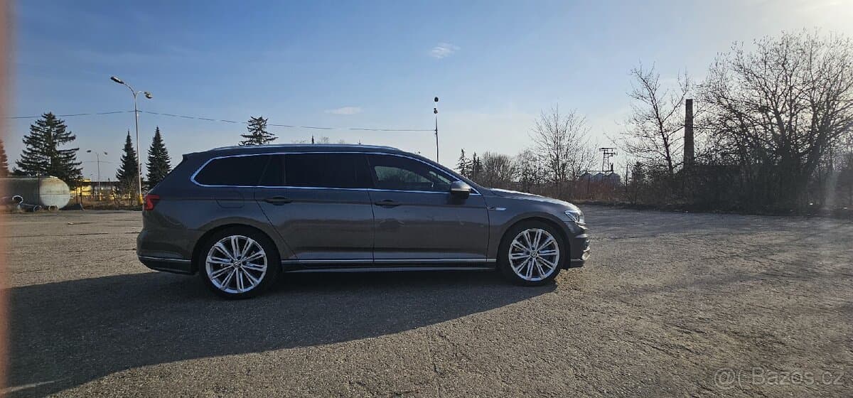 2017 Volkswagen PASSAT - 8