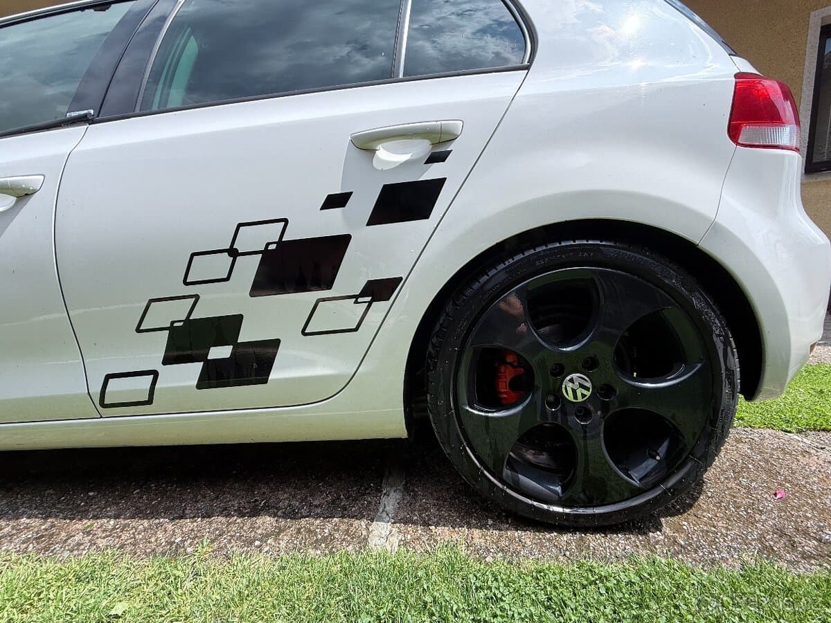 2011 Volkswagen GOLF - 8
