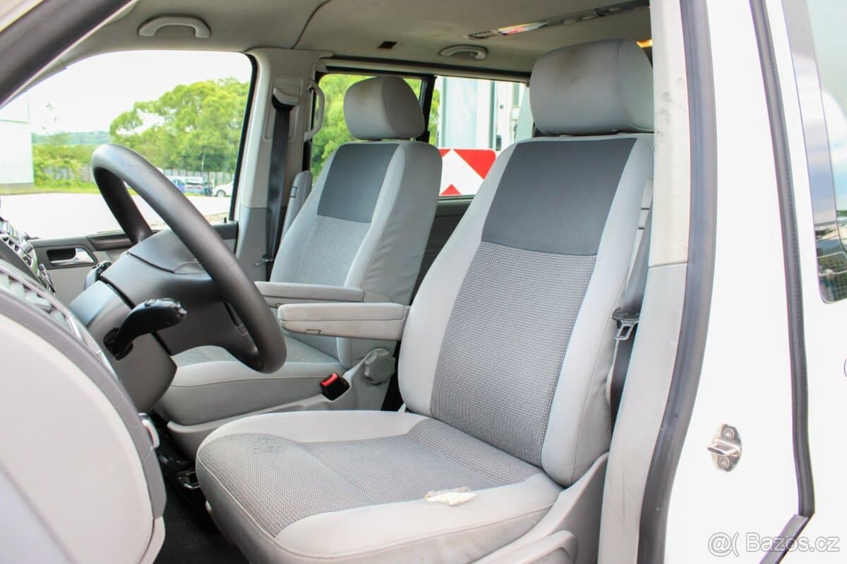 2012 Volkswagen CARAVELLE - 8