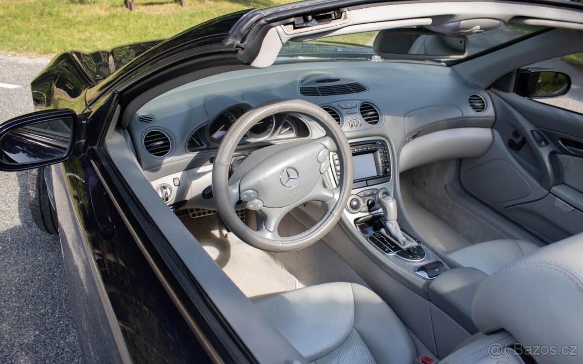 2004 Mercedes-Benz SL - 8