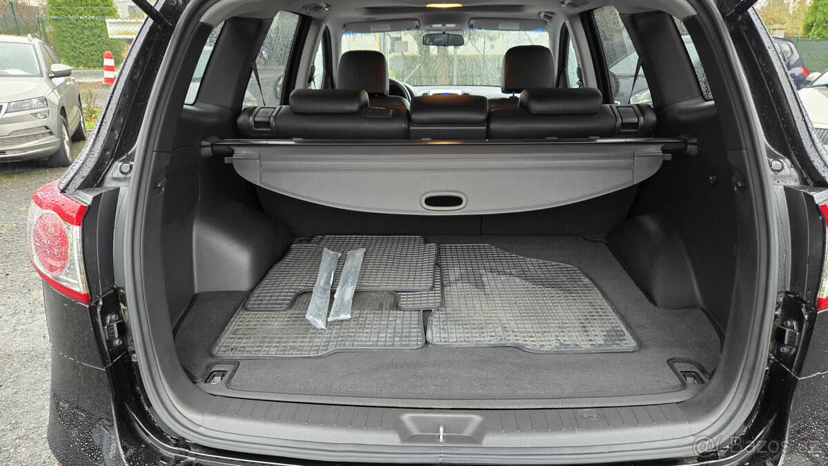 2011 Hyundai SANTA FE - 8