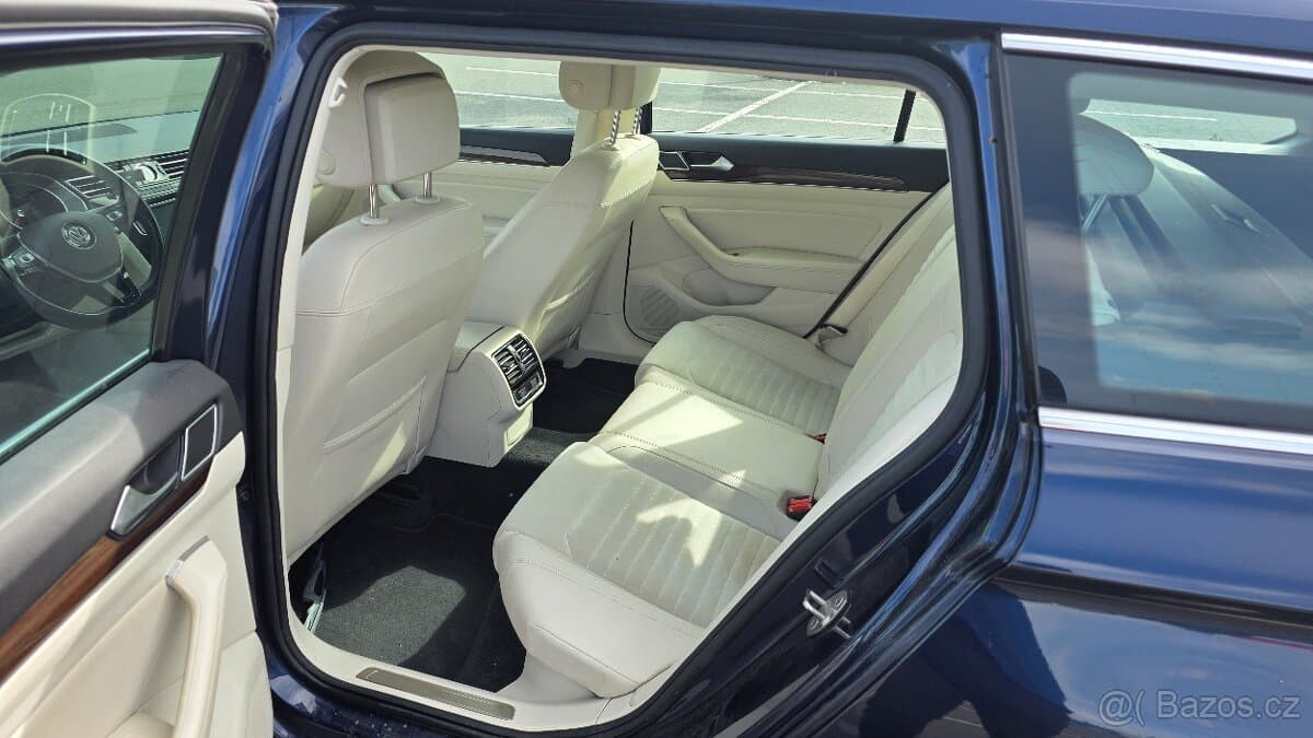 2016 Volkswagen PASSAT - 8