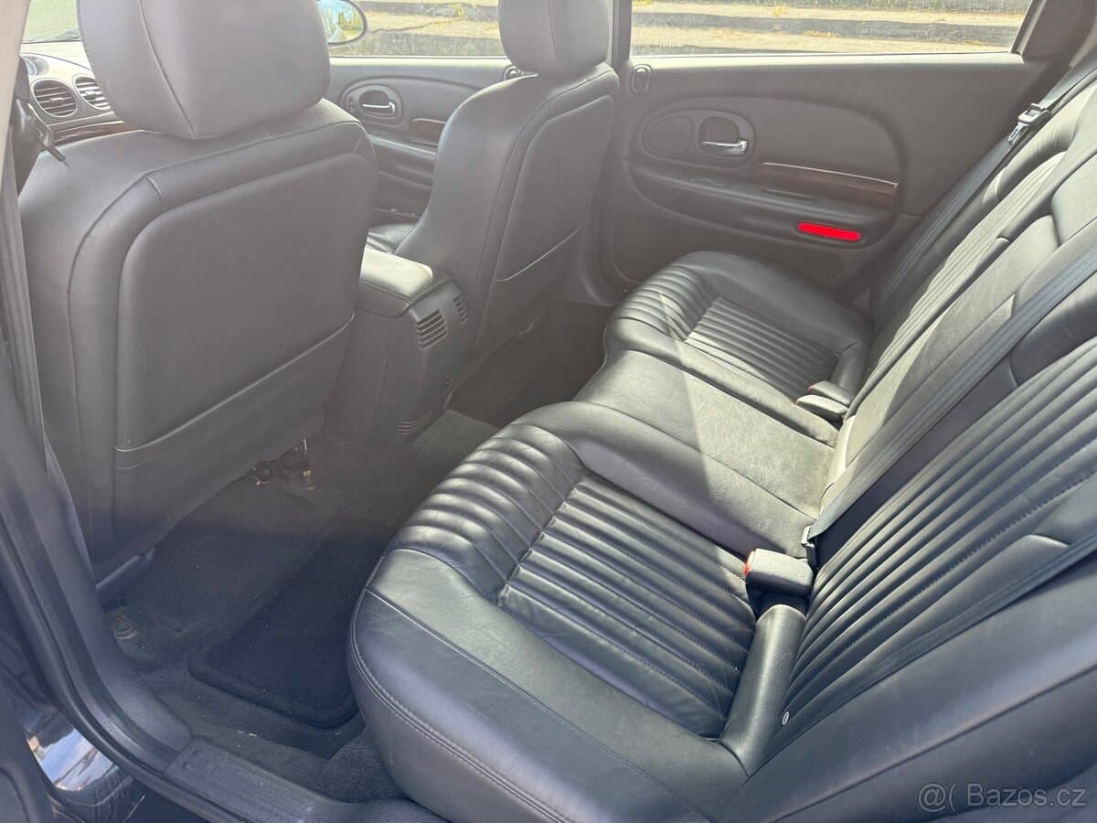 2002 Chrysler 300M - 8