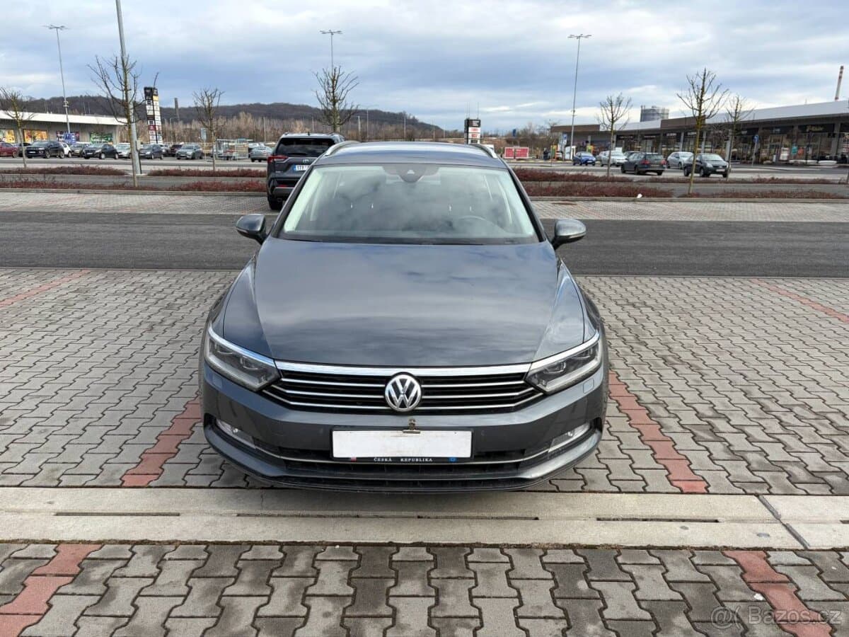 2016 Volkswagen PASSAT - 8