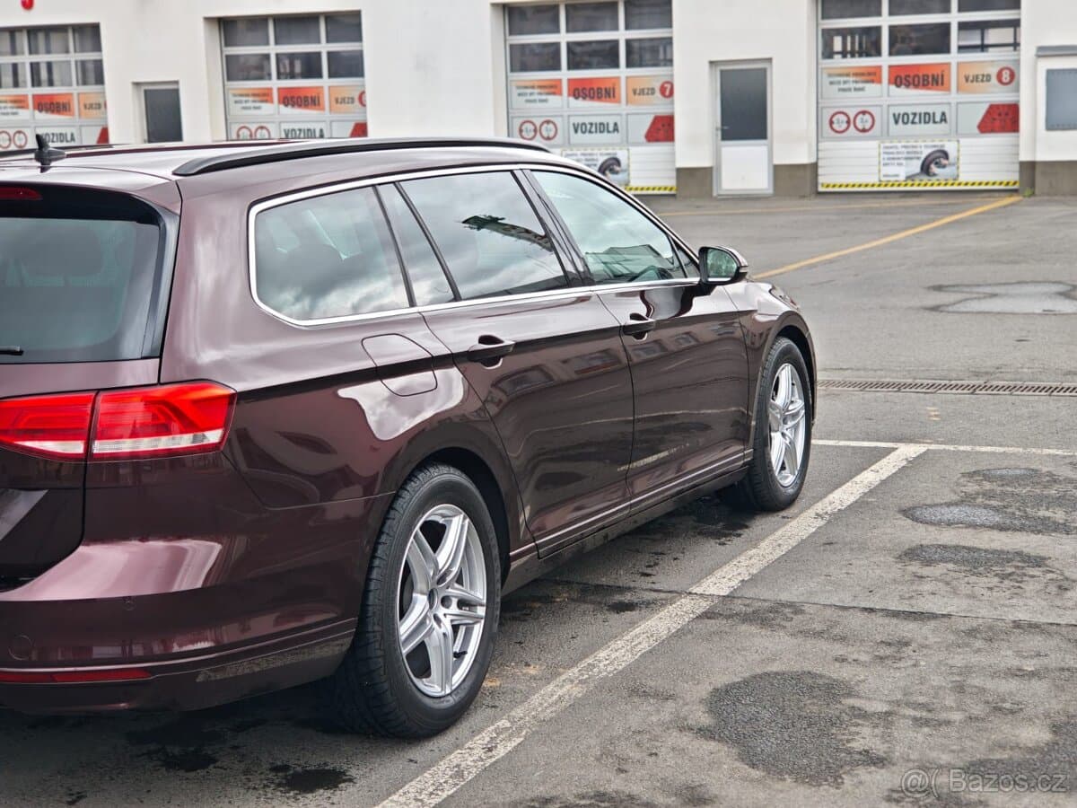 2017 Volkswagen PASSAT - 8