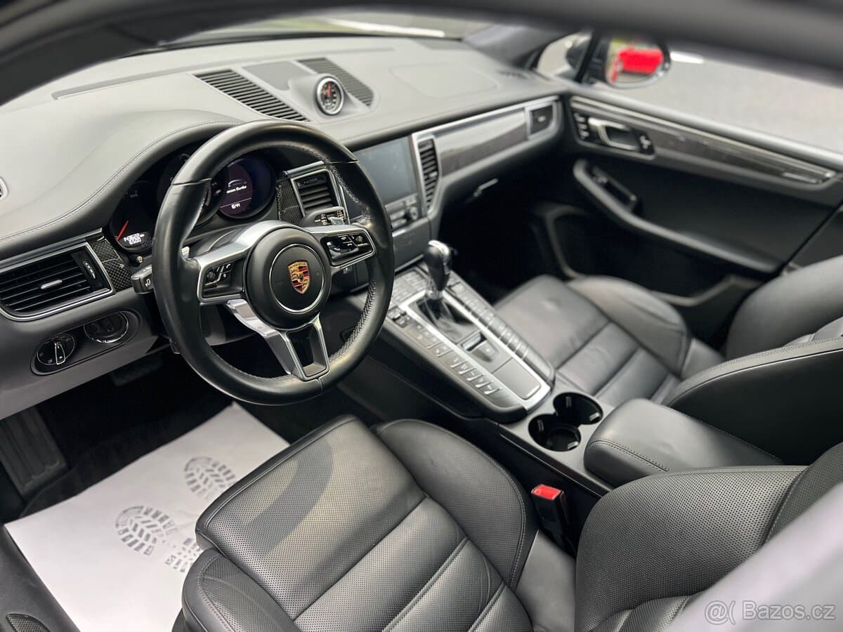 2017 Porsche MACAN - 8