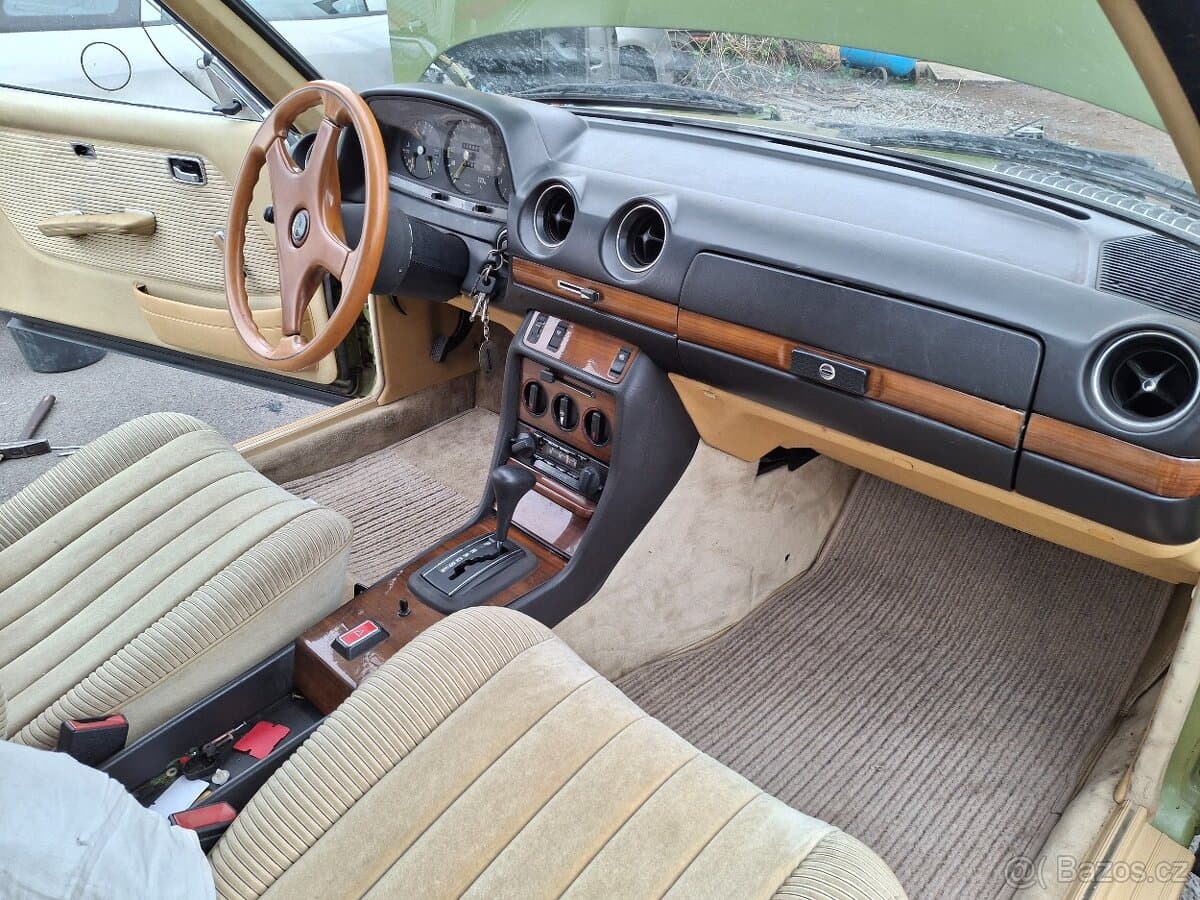 1979 Mercedes-Benz 190 - 8