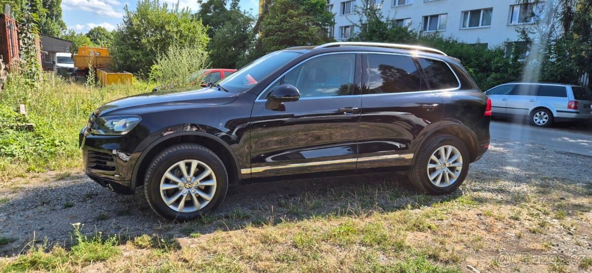 2011 Volkswagen TOUAREG - 8