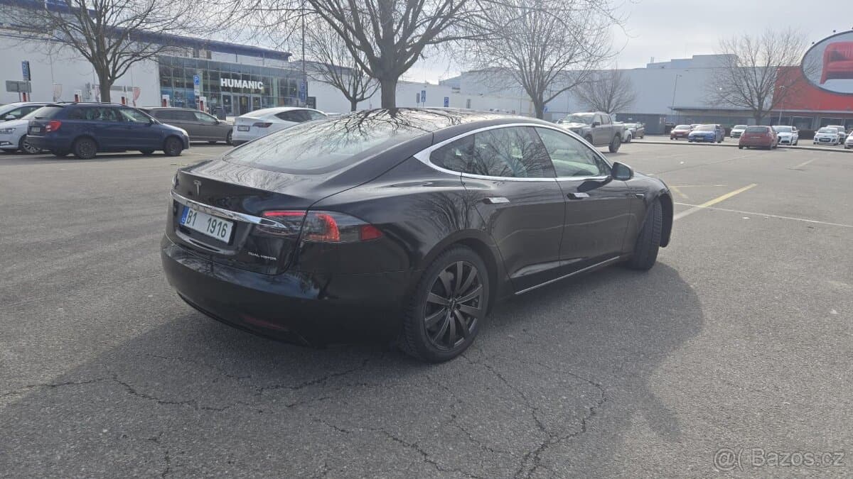 2020 Tesla MODEL S - 8