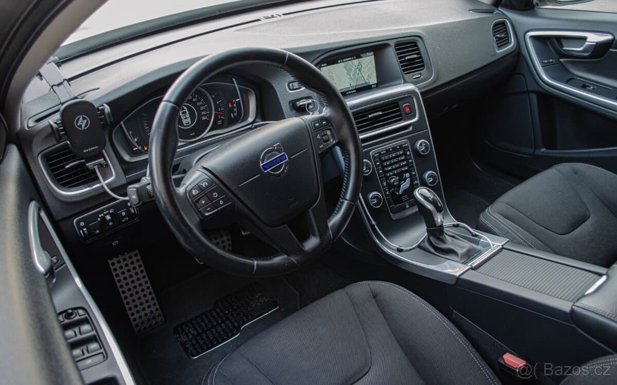 2016 Volvo V60 - 8