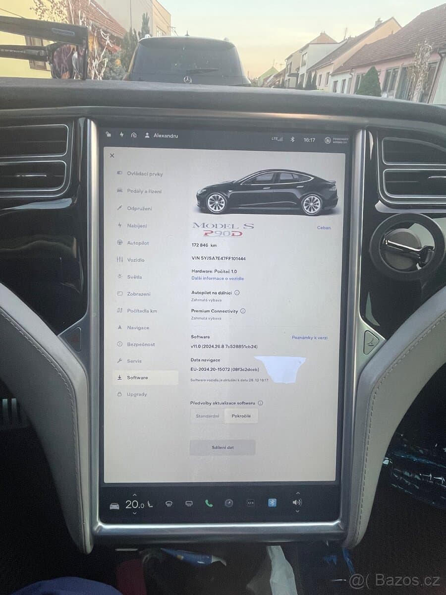 Tesla MODEL S - 8
