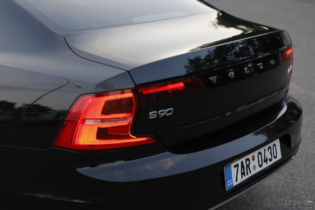 2019 Volvo S90 - 8