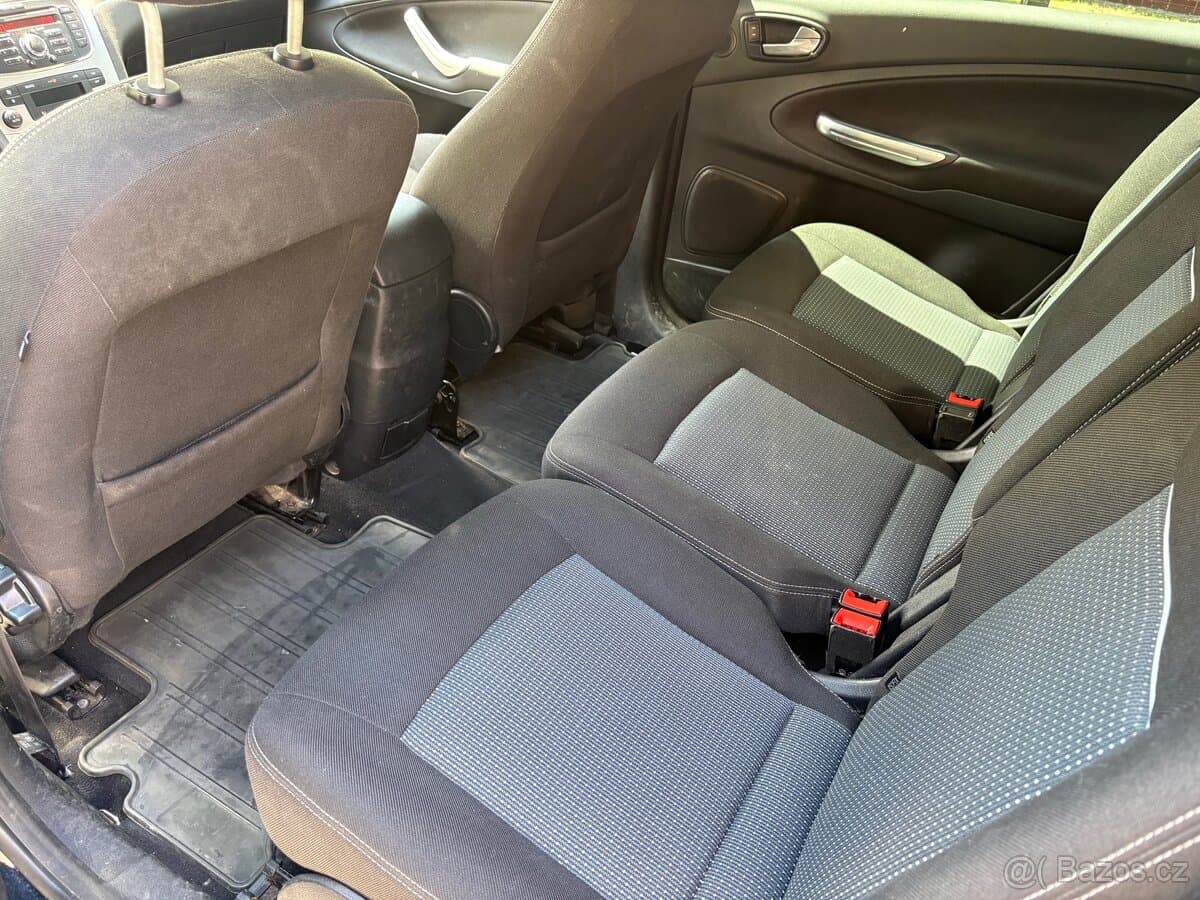 2011 Ford S-MAX - 8