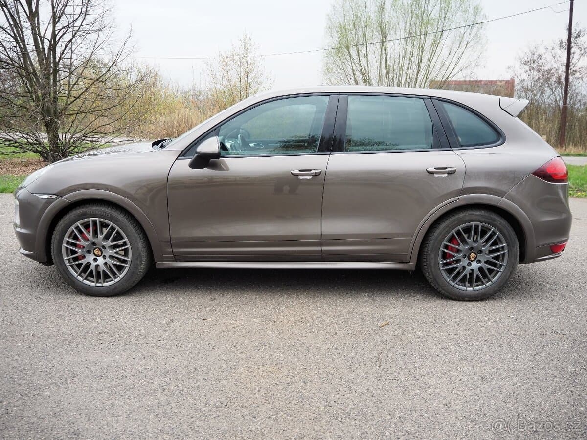 2013 Porsche CAYENNE - 8
