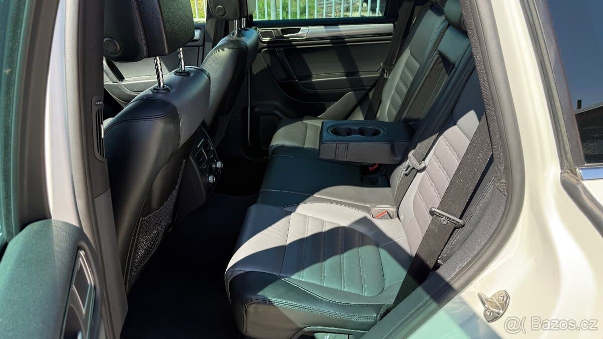 2016 Volkswagen TOUAREG - 8