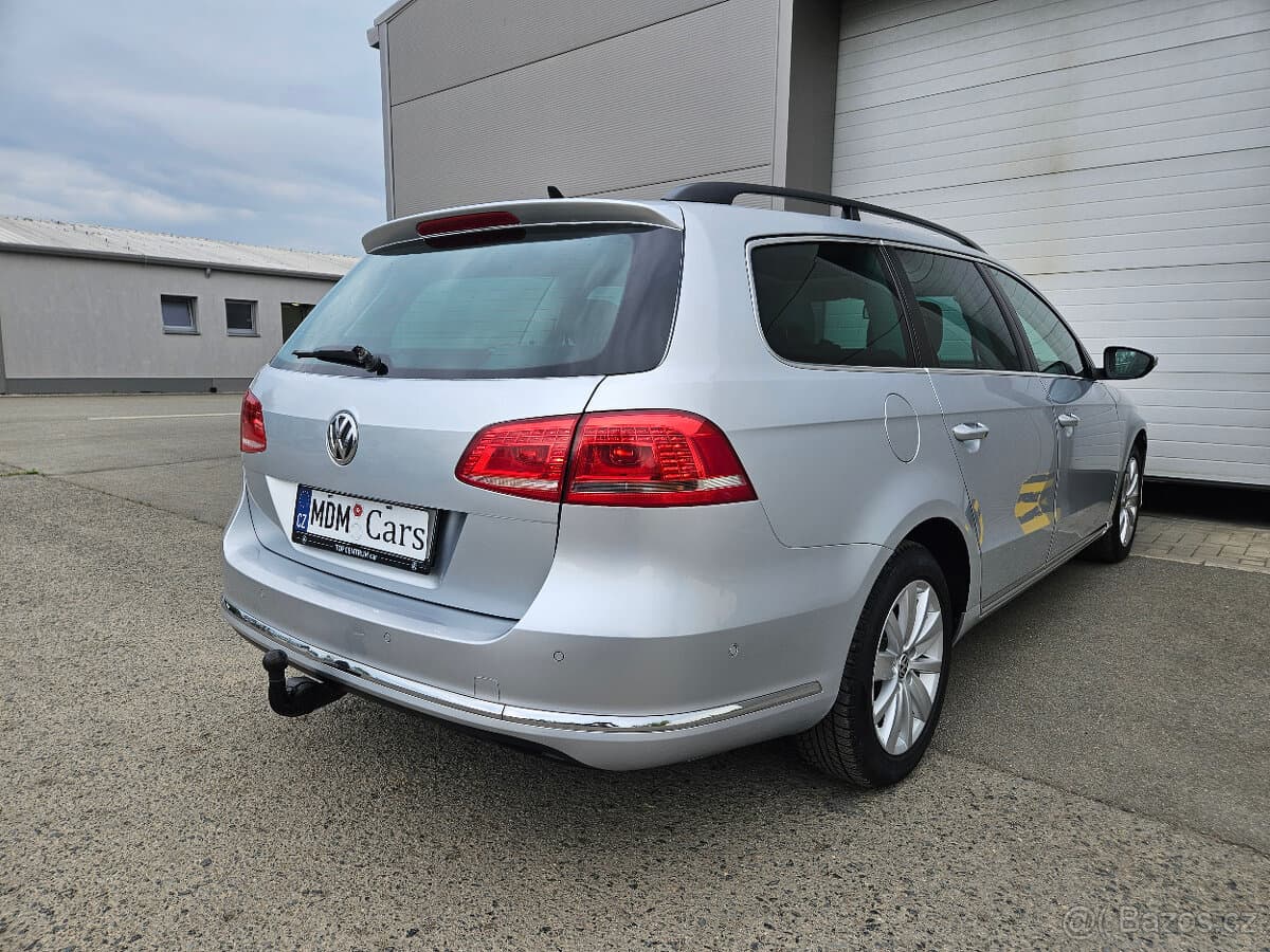 2011 Volkswagen PASSAT - 8