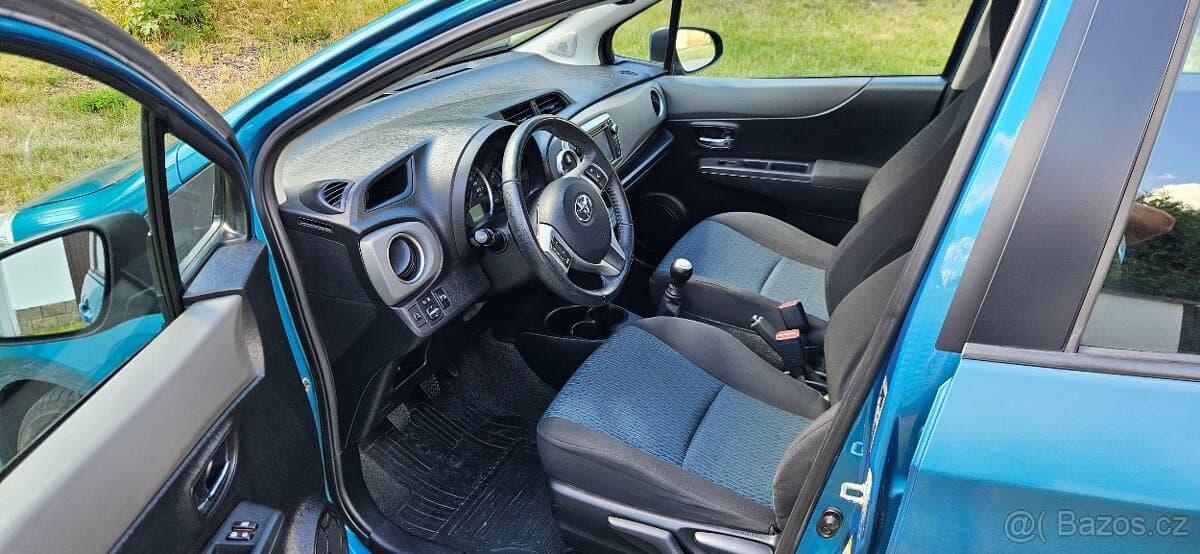 2012 Toyota YARIS - 8