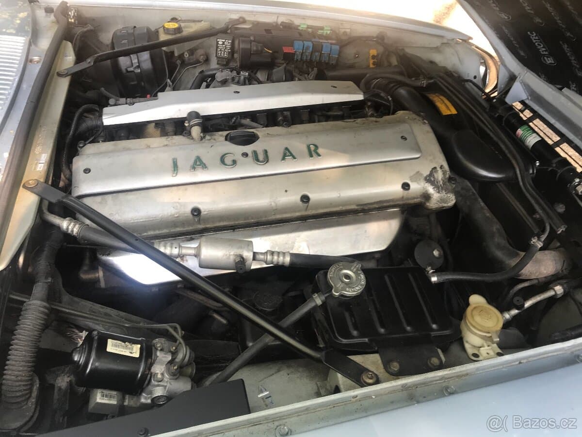 1995 Jaguar XJ - 8