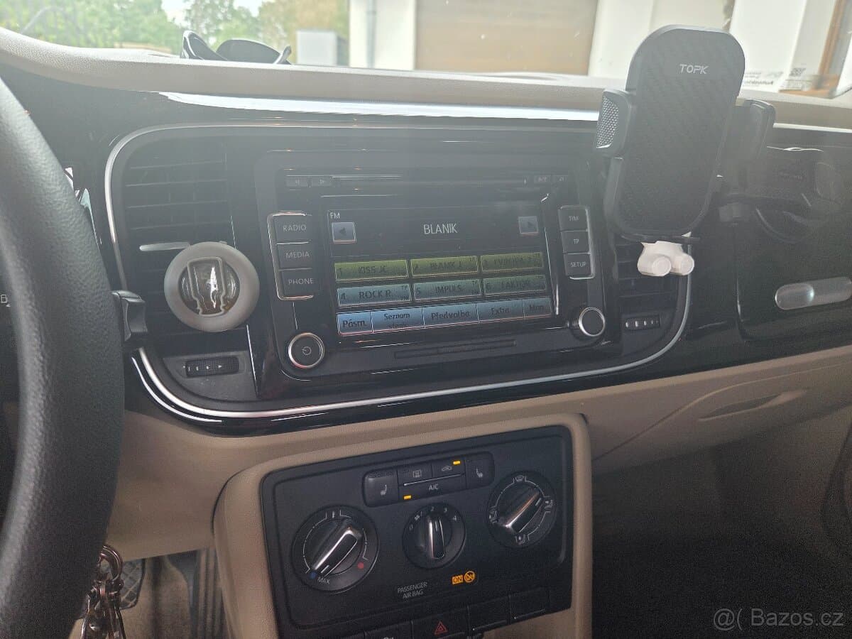 2013 Volkswagen BEETLE - 8