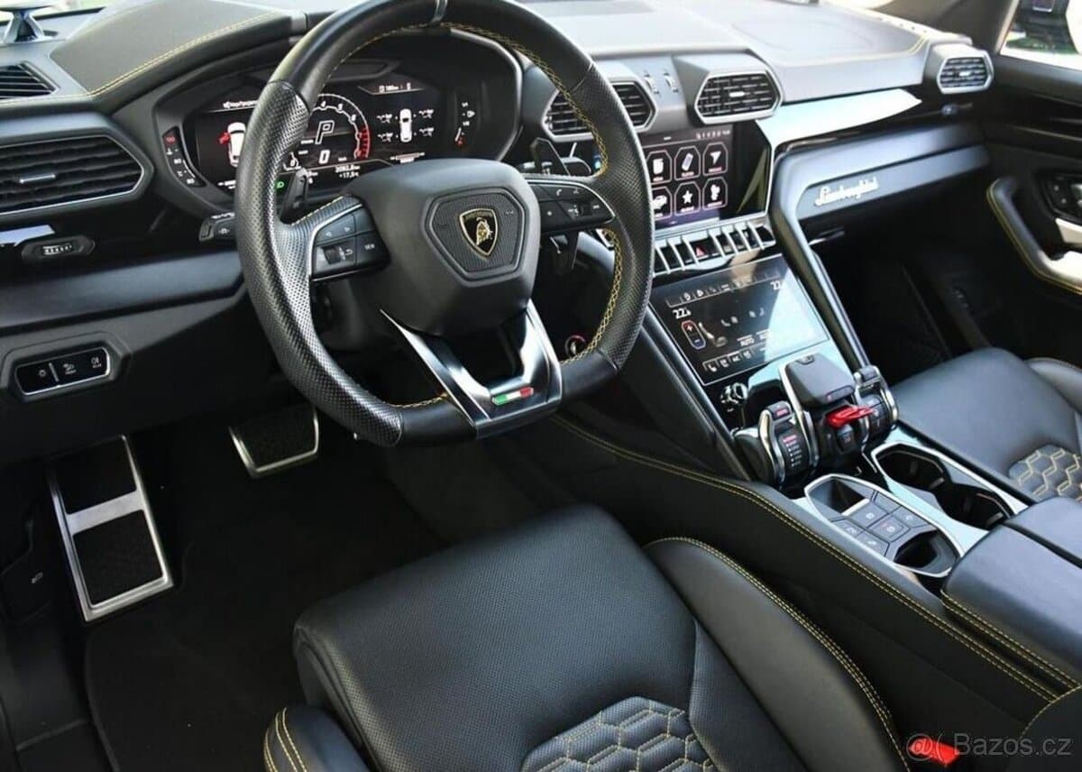 2022 Lamborghini URUS - 8