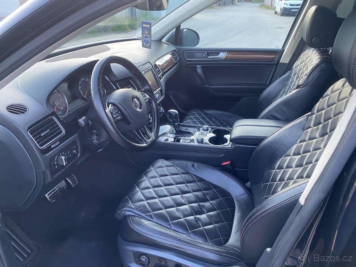 2016 Volkswagen TOUAREG - 8