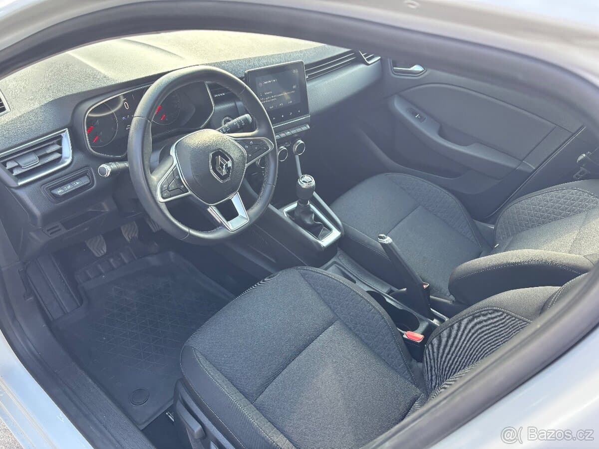 Renault CLIO - 8