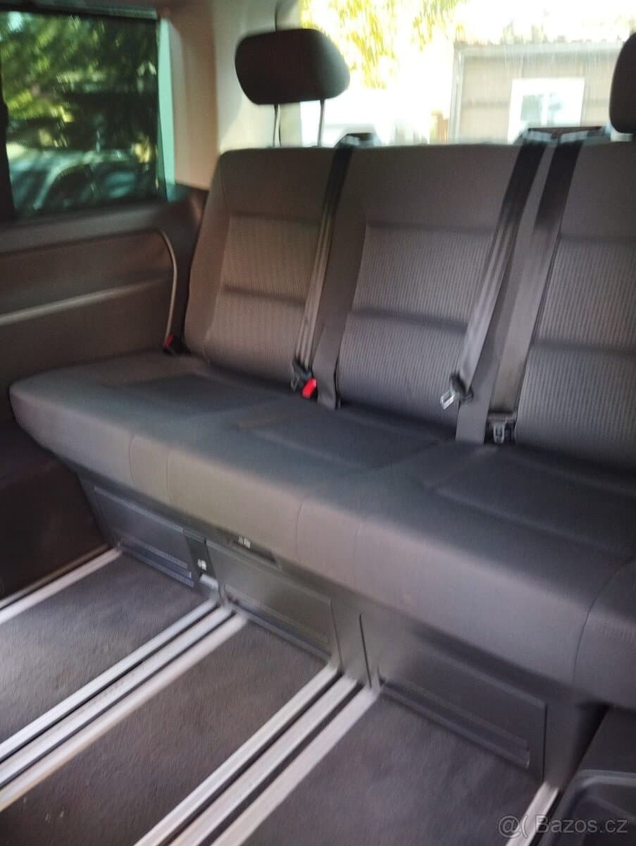 Volkswagen MULTIVAN - 8