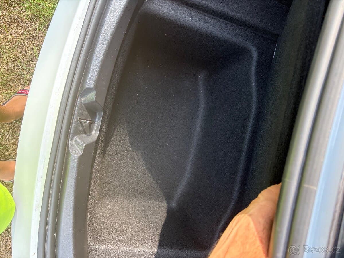 2020 Tesla MODEL 3 - 8