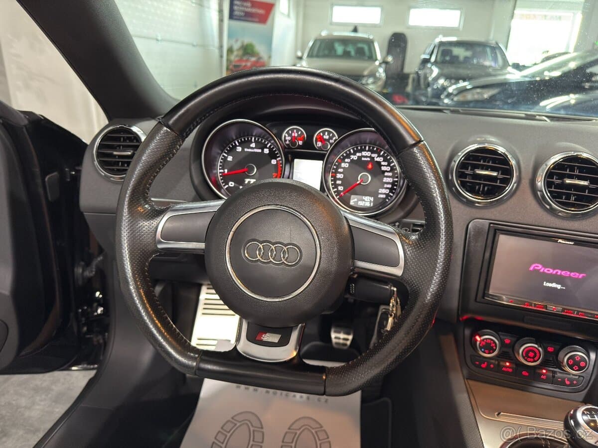2010 Audi TT - 8