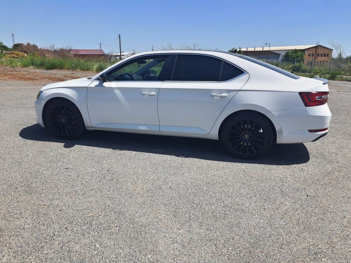 2016 Škoda SUPERB - 8