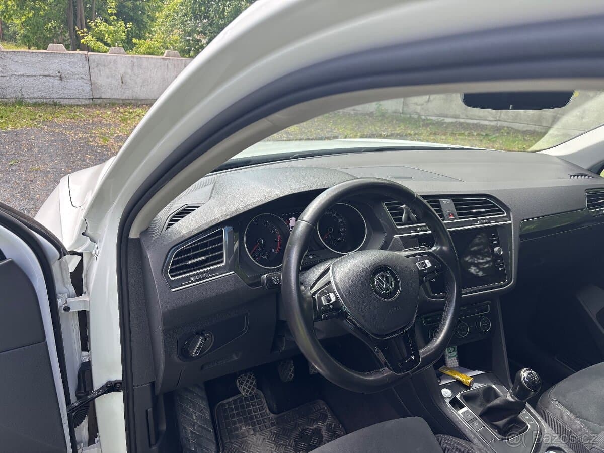 Volkswagen TIGUAN - 8