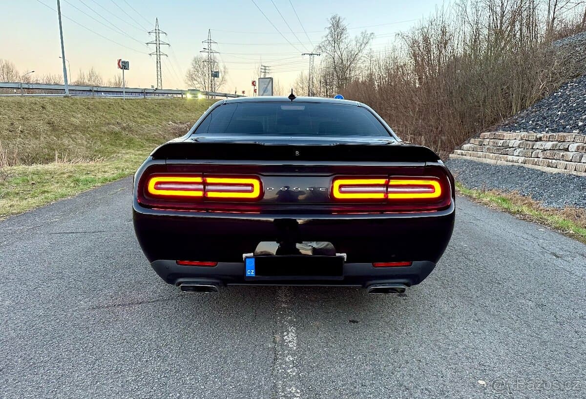 2015 Dodge CHALLENGER - 8
