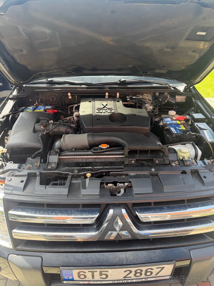 2009 Mitsubishi PAJERO - 8