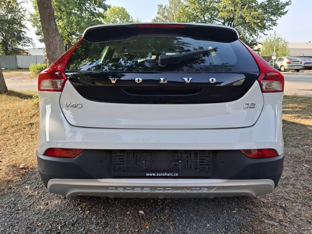 2018 Volvo V40 - 8