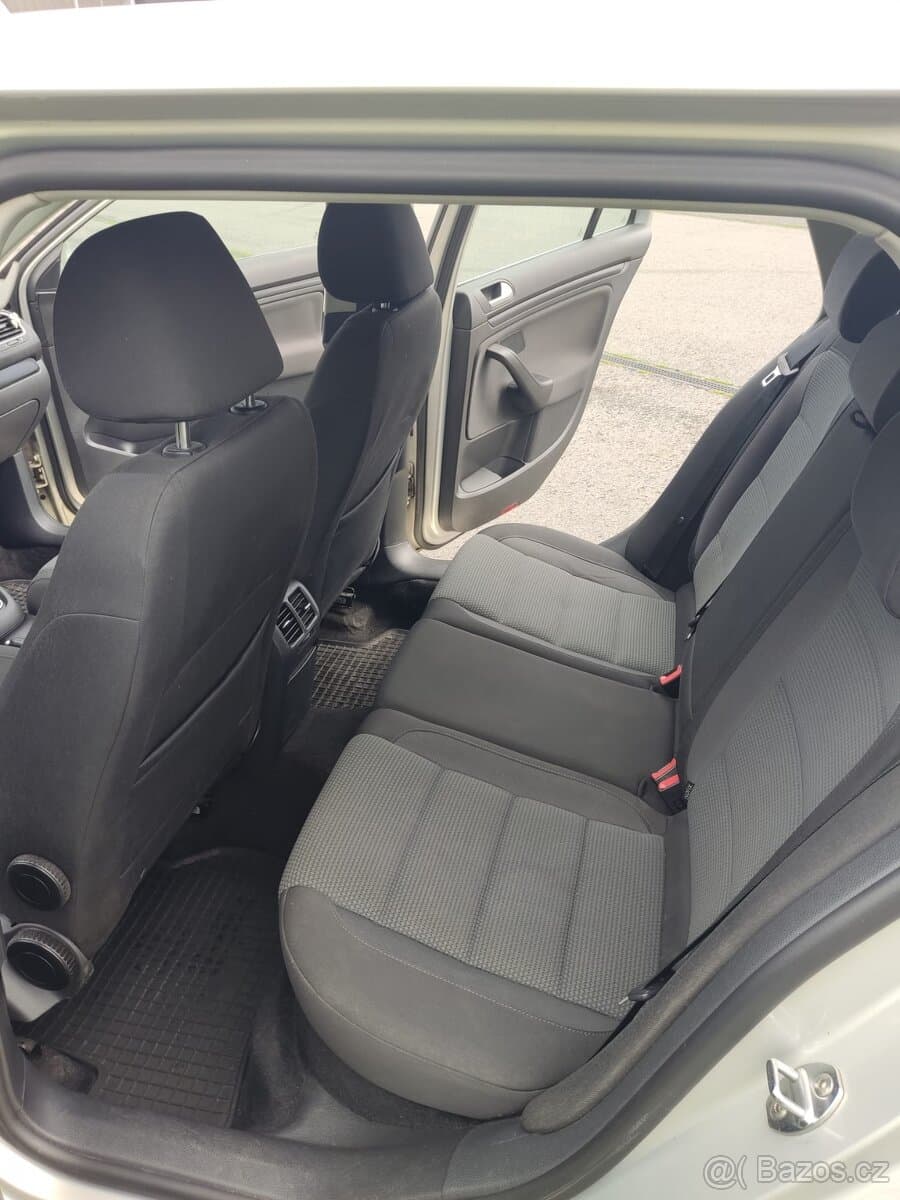 2011 Volkswagen GOLF - 8