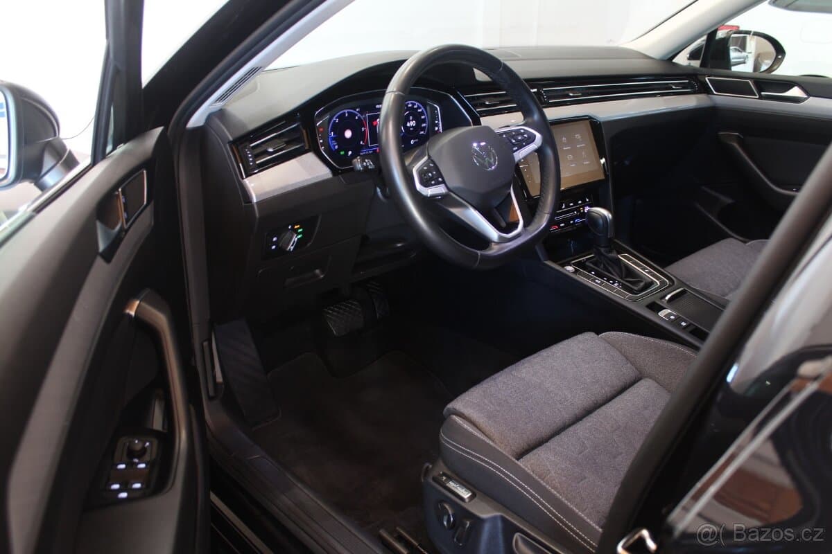 2023 Volkswagen PASSAT - 8