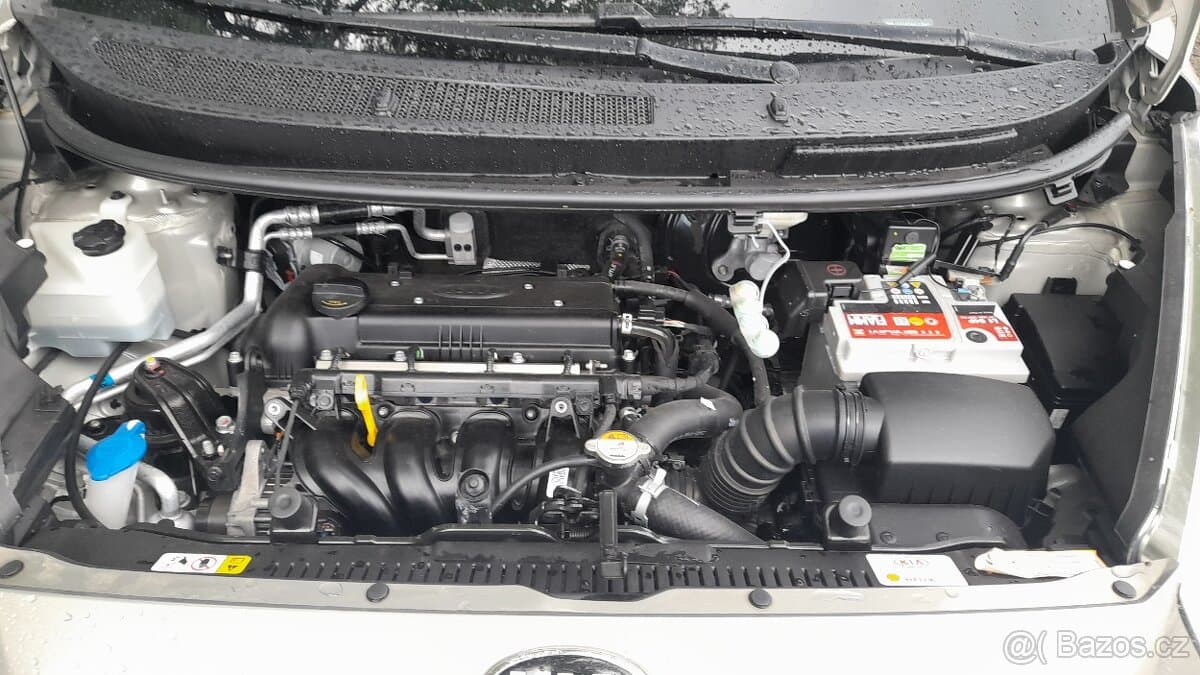 2017 Kia VENGA - 8