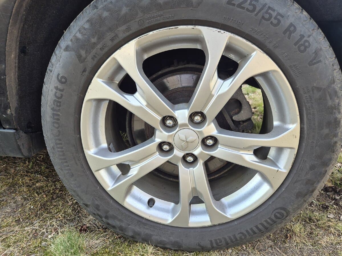 2014 Mitsubishi OUTLANDER - 8