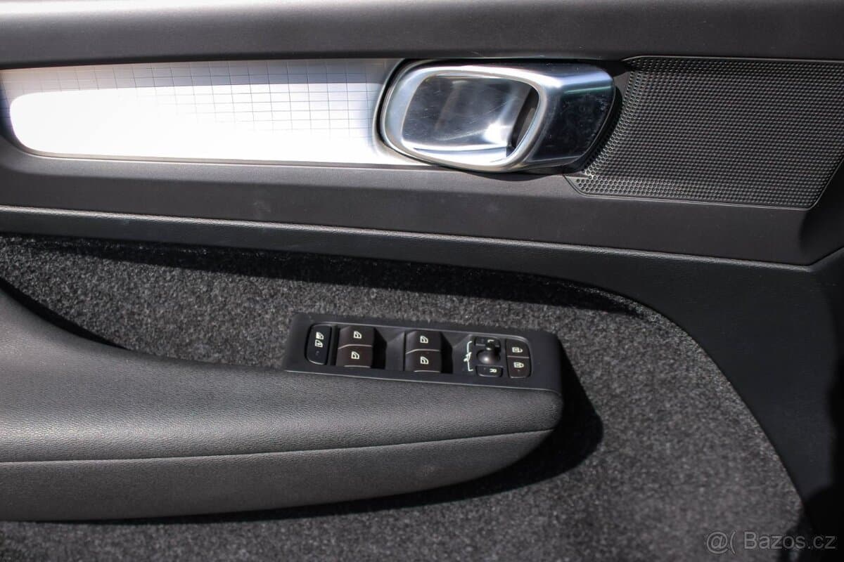 2019 Volvo XC40 - 8