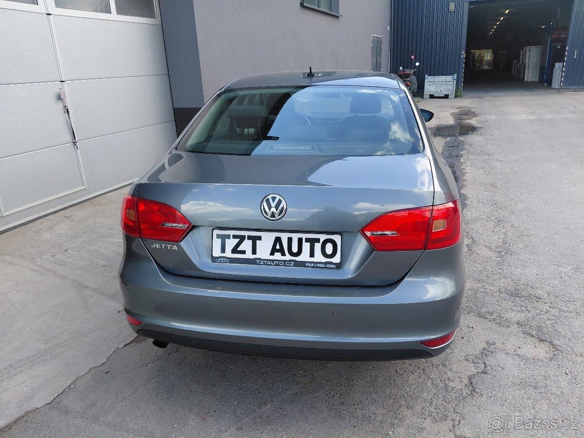 2012 Volkswagen JETTA - 8