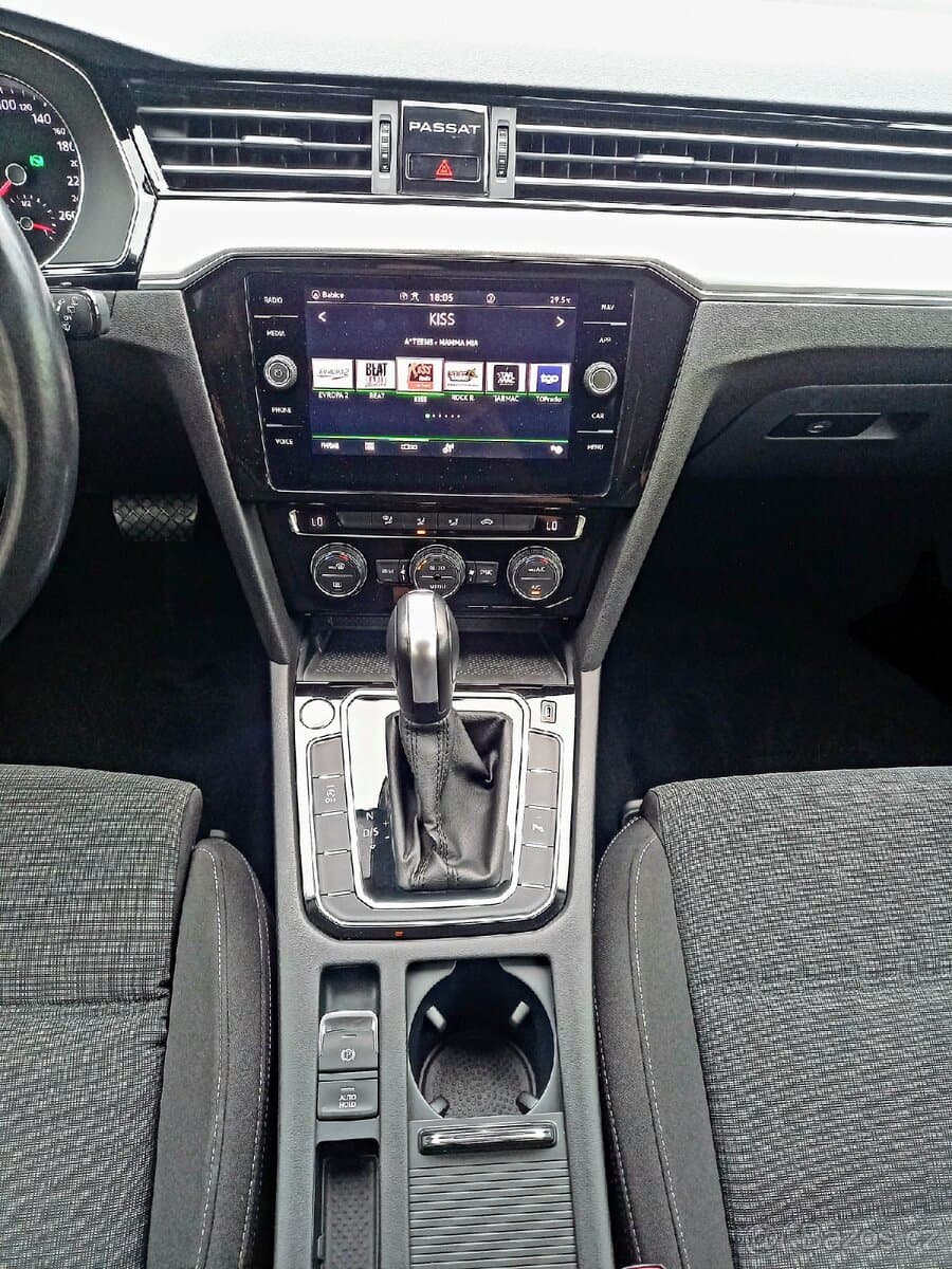 2020 Volkswagen PASSAT - 8