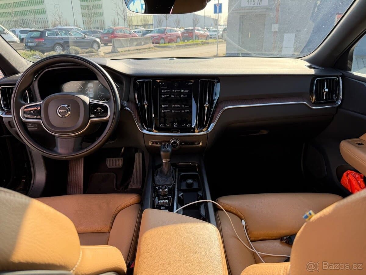 2019 Volvo V60 - 8