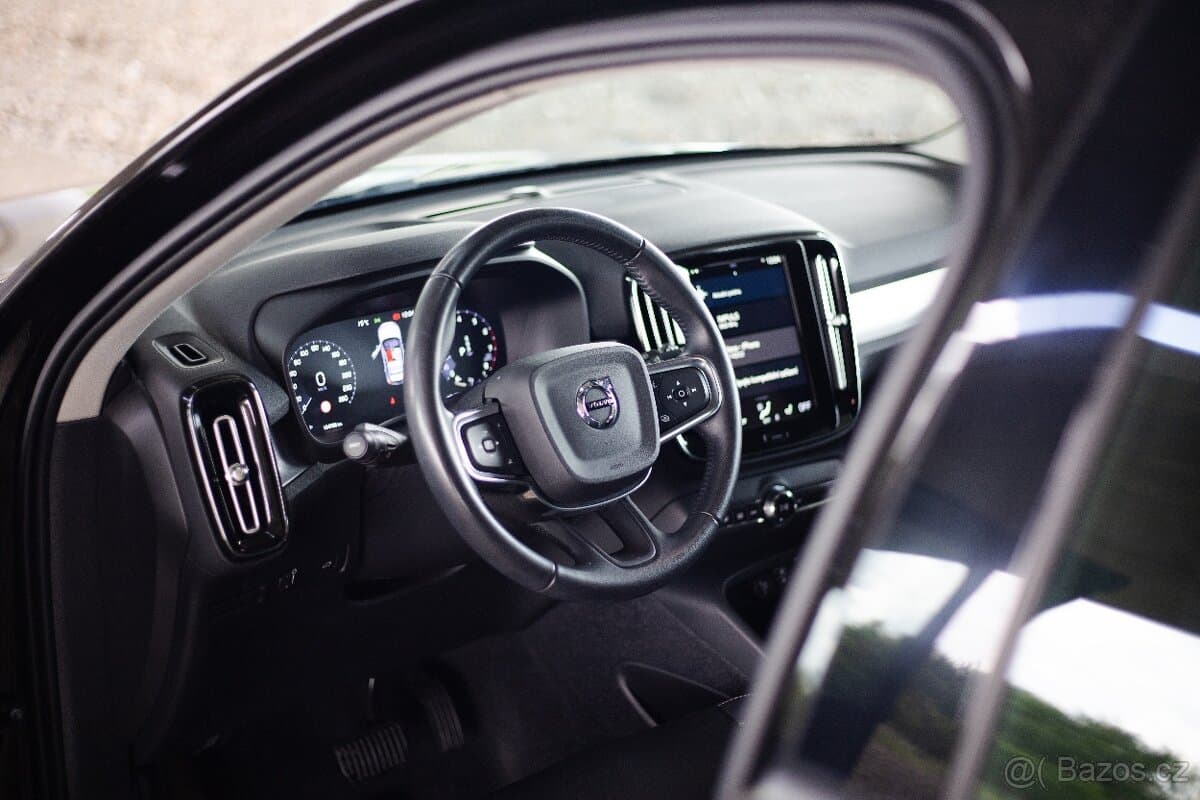 2021 Volvo XC40 - 8