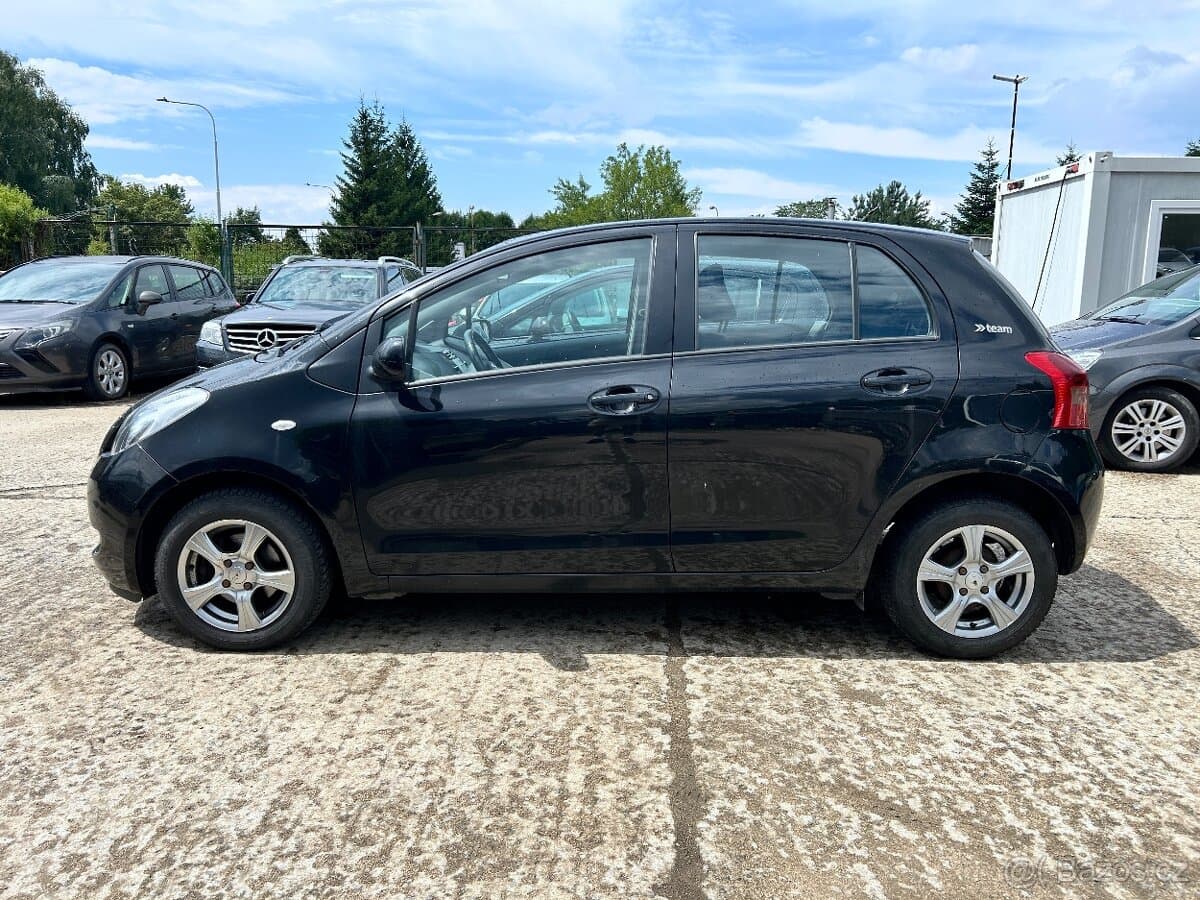 2009 Toyota YARIS - 8
