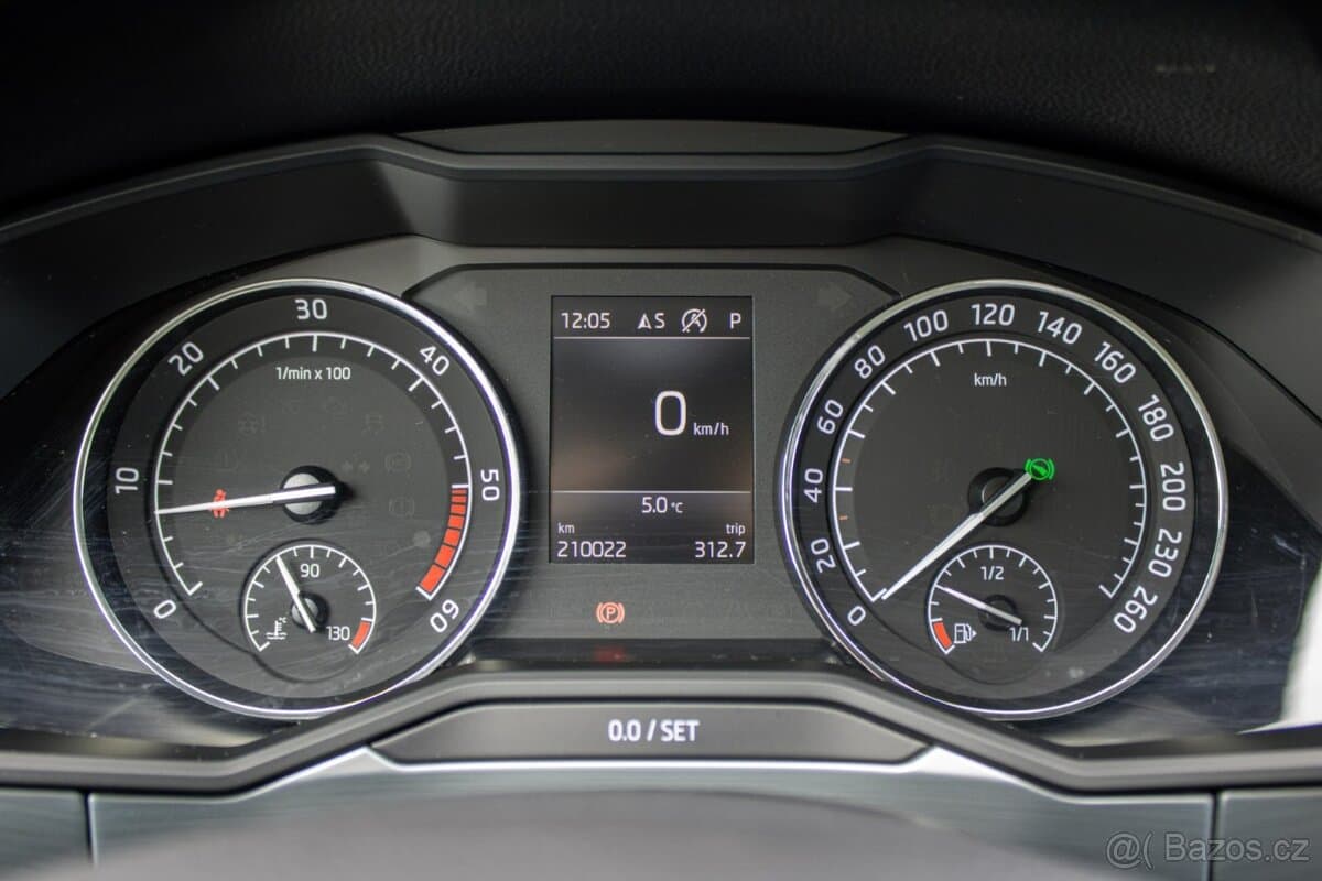 2019 Škoda SUPERB - 8