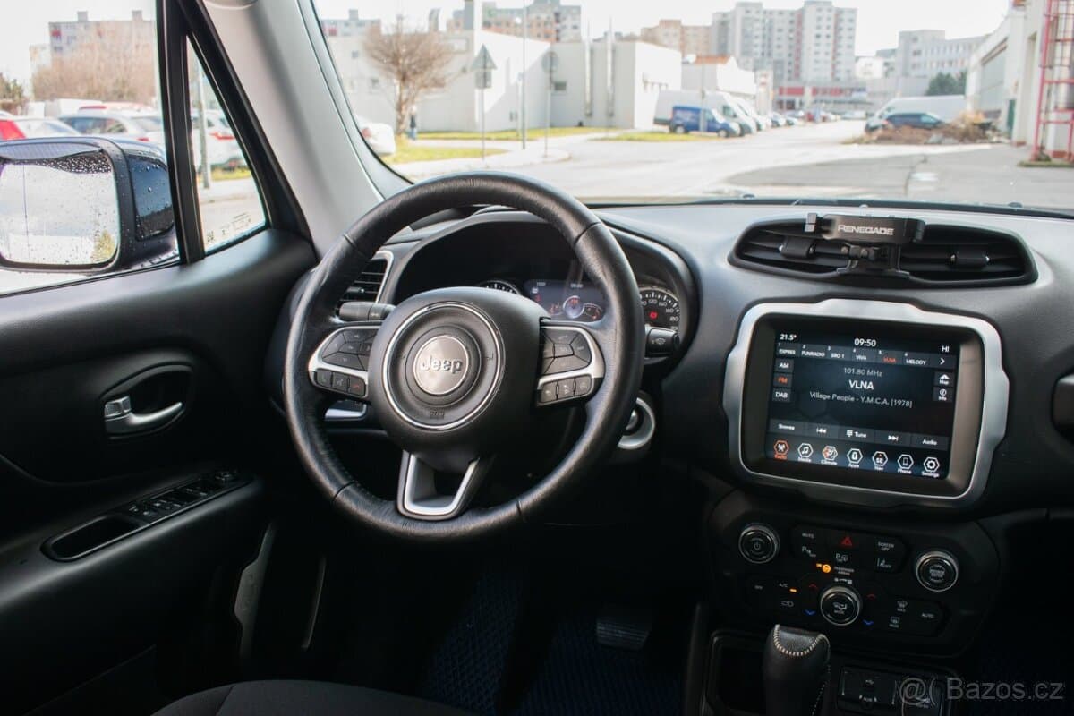 2023 Jeep RENEGADE - 8