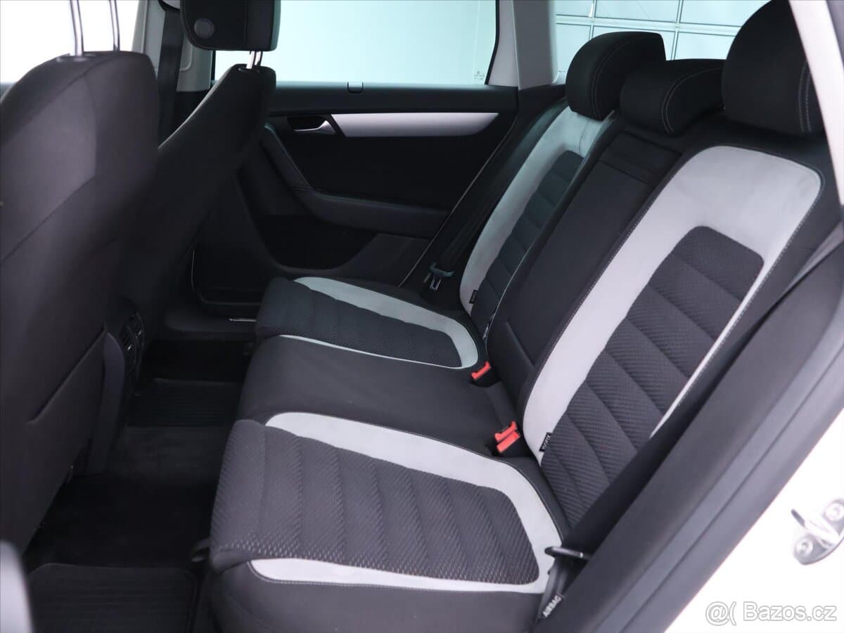 2014 Volkswagen PASSAT - 8